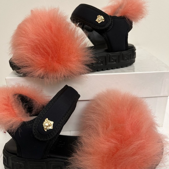 Young Versace Girls Sandals•Navy Blue with Pink Fur•Velcro adjustable Strap• - Picture 10 of 10
